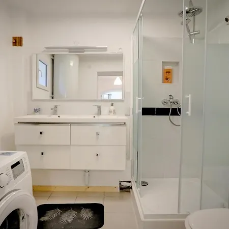 Isadora Duncan Homestay